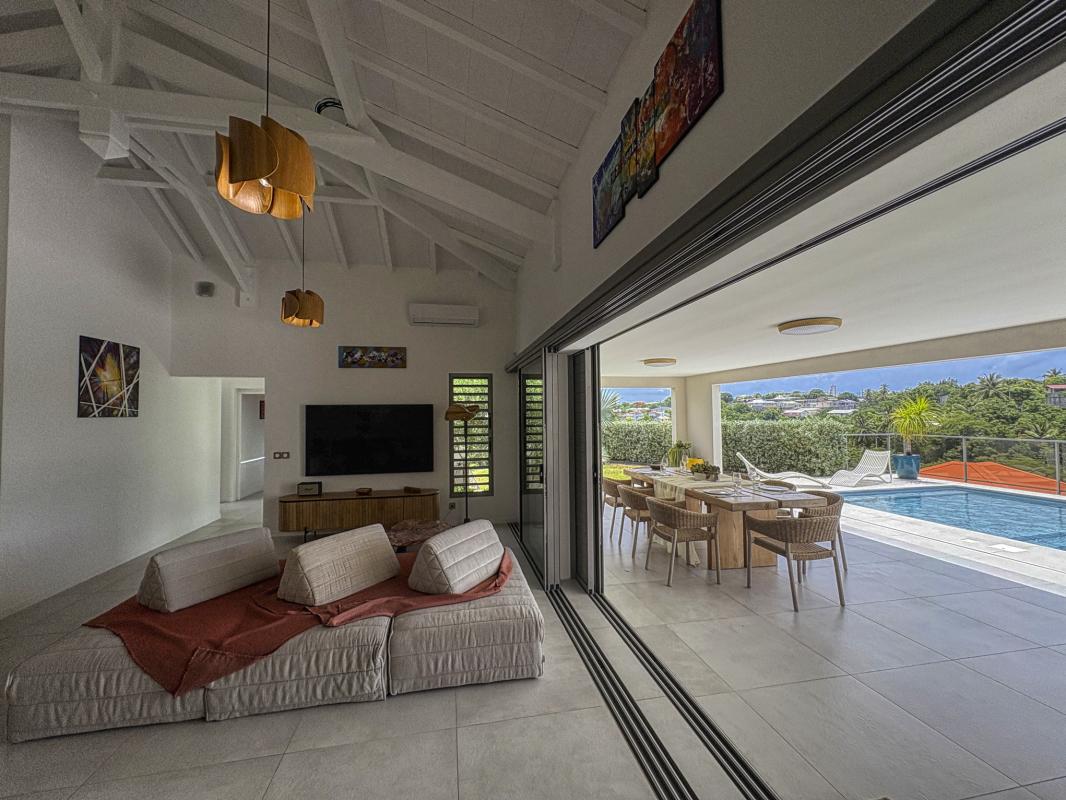 14.Location villa piscine Gosier Guadeloupe_Terrasse
